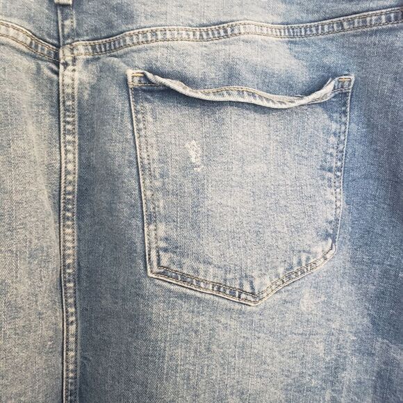 3 for $25 Old Navy Distressed Jean Skirt - Picture 11 of 11